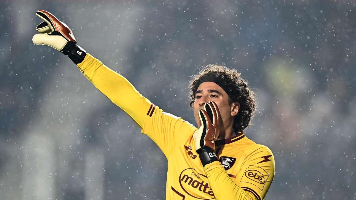 Salernitana, proposto il rinnovo a Ochoa: dubbi sul ruolo di dodicesimo