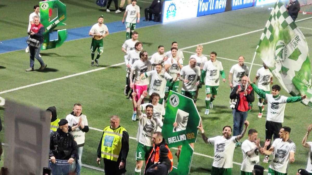 Dopo la decima vittoria consecutiva, il sogno ha finalmente lasciato il posto alla realtà: i Lupi sono tornati in serie B!