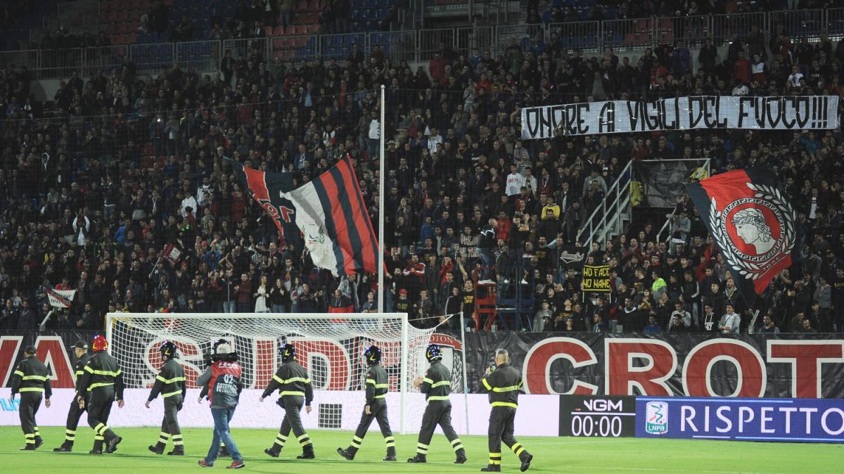 Crotone, arriva la Salernitana. Greco: «Servono lucidità e dettagli»