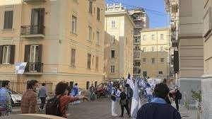Napoli, caroselli per Maradona, ma è il film di Sorrentino