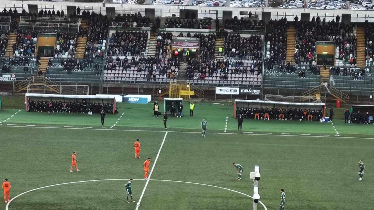 Clamorosa sconfitta interna per i Lupi, che ne beccano tre dal Giugliano. Sul banco degli imputati finisce anche Pazienza 