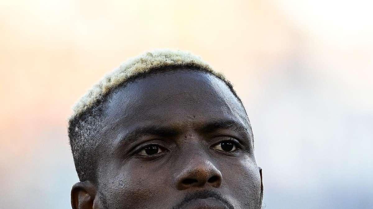 Clamoroso, Ag. Osimhen: “Il Napoli su Tik Tok ha deriso Victor! Gravissimo, valutiamo azioni legali!”