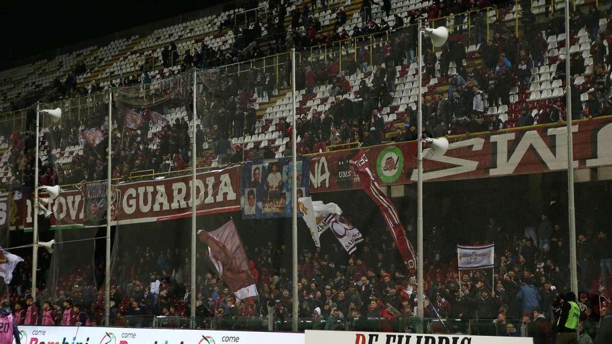 Salernitana, La notte ultras al Volpe, poi il silenzio: "La promozione? Non ne parliamo..."
