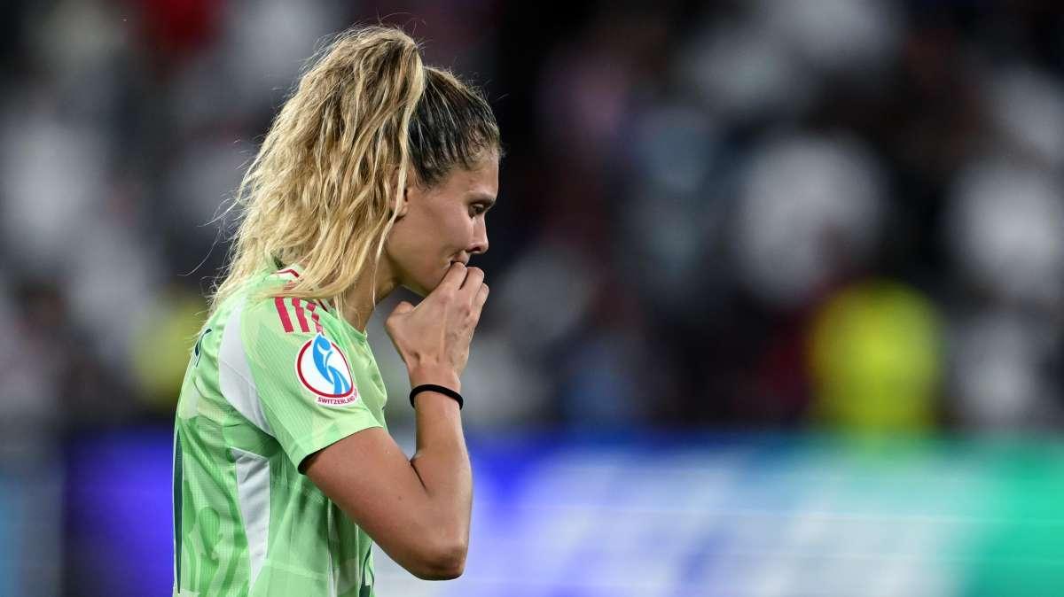 L'Italia sfiora l'impresa, ma è l'Inghilterra ad andare in finale. Solo applausi alle azzurre