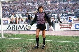 L'Avellino omaggia Carella: "Hai chiuso la carriera con noi, ciao Garellik"