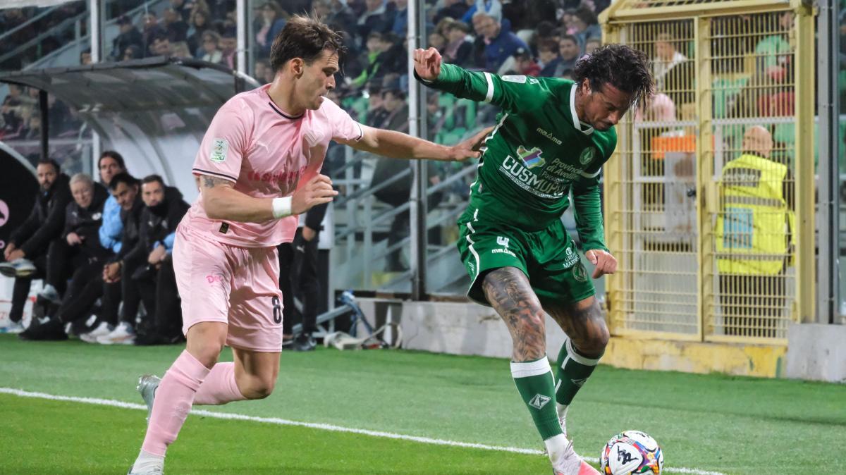 Cesena-Avellino 1-1, Izzo: «Un punto d'oro, ma vietato regalare un tempo»