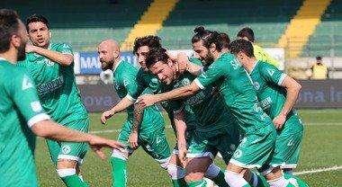 I Lupi ridotti in dieci per tre quarti di gara domano il Sudtirol e si prendono la semifinale
