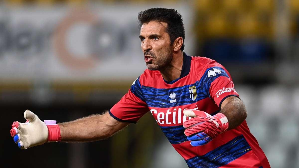 Gigi Buffon dà l'addio al calcio