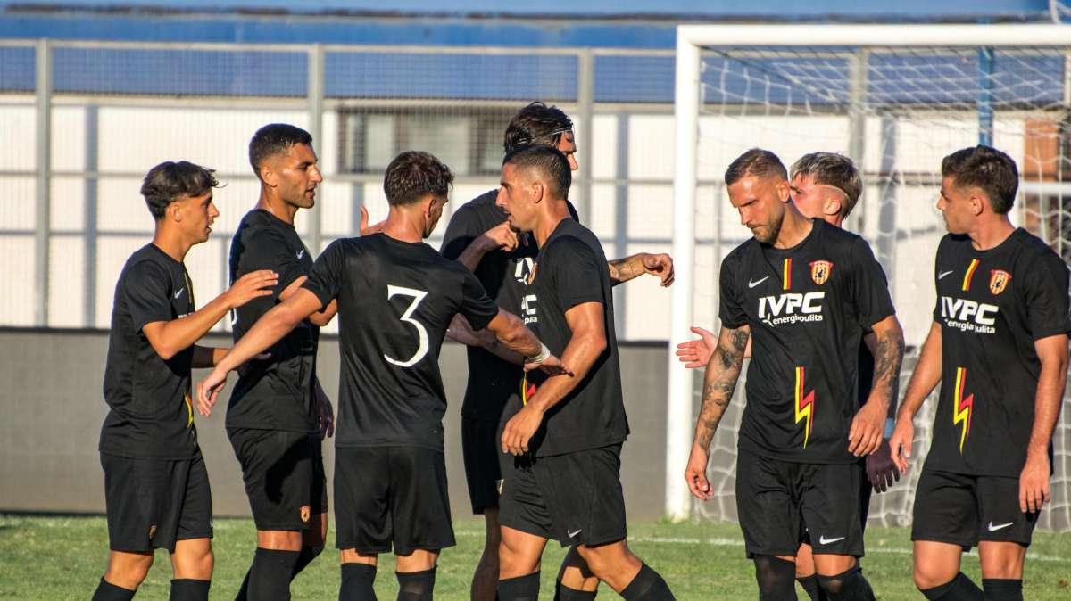 Benevento, la squadra che segna di più in Italia: 53 gol e superata anche l'Inter