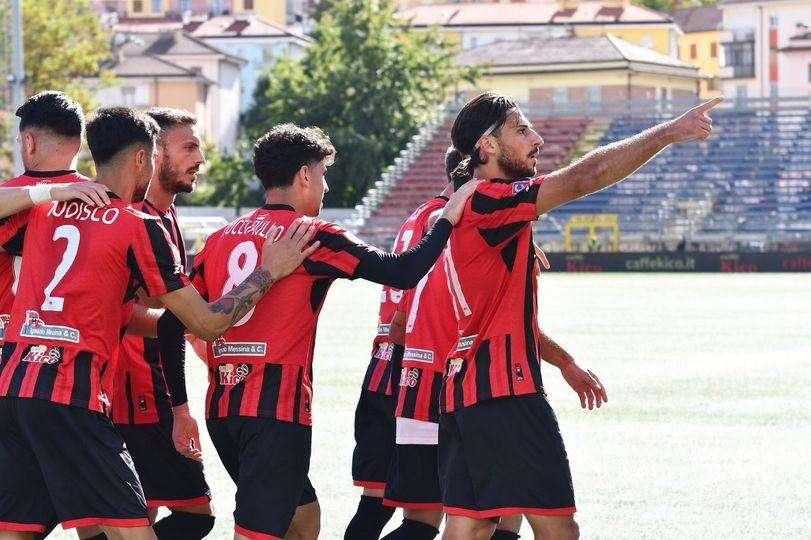 Il Trapani limita i danni, e contro il Sorrento pareggia in inferiorità numerica