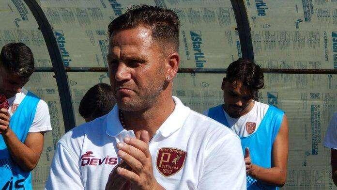 UFFICIALE- Puteolana 1902,  sollevato dall'incarico Mister De Michele 