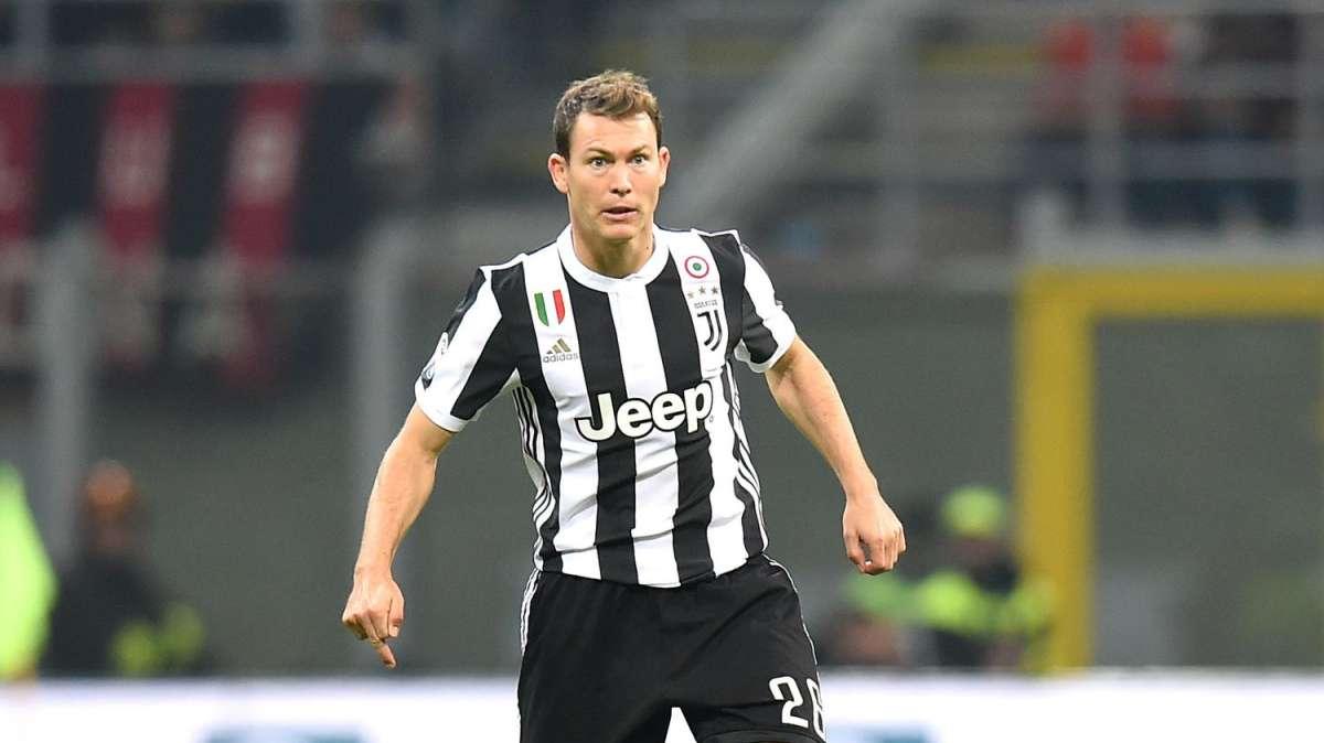 Il treno svizzero all'ultima fermata. Lichtsteiner si ritira, dopo ben sedici titoli in Italia