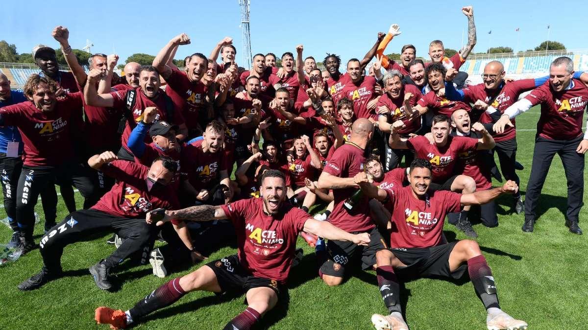 Salernitana, domani festa a porte chiuse ma attesi tanti tifosi per l'applauso finale