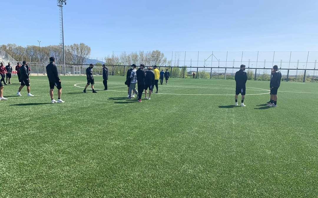 Acerrana-Frattese 1-1 al 45'. Di La Pietra il primo gol nerostellato 