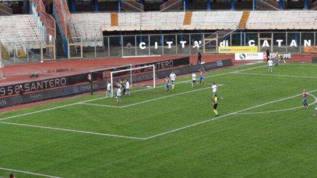I Lupi, stanchi e scarsamente incisivi, cadono a Catania dopo quattordici risultati utili consecutivi