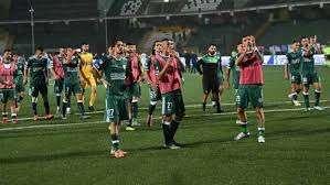Contro il modesto Sorrento, i Lupi tornano a vincere, ma le luci si alternano ancora alle ombre