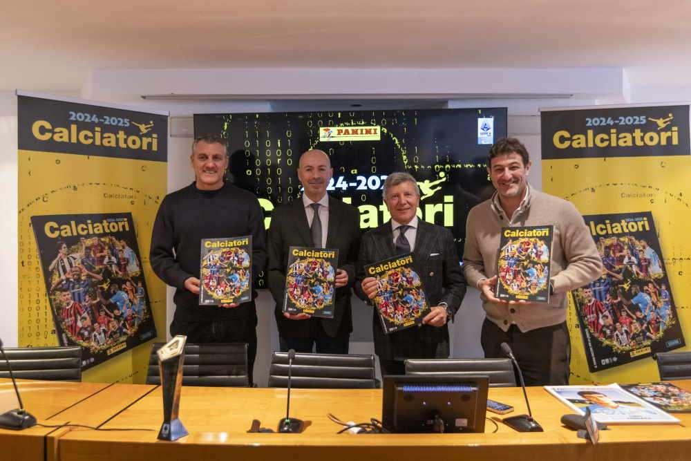 Presentato Calciatori Panini 2024-25: statistiche "live" e album brossurato