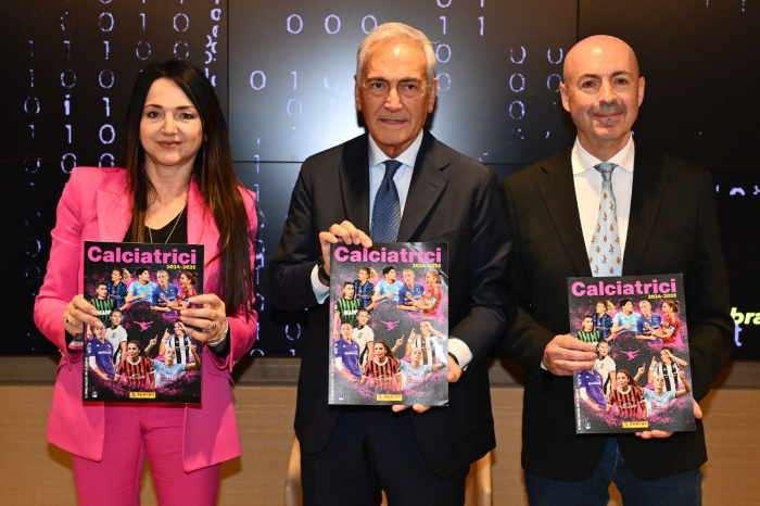 Svolta storica: ecco Calciatrici 2024-2025 Panini