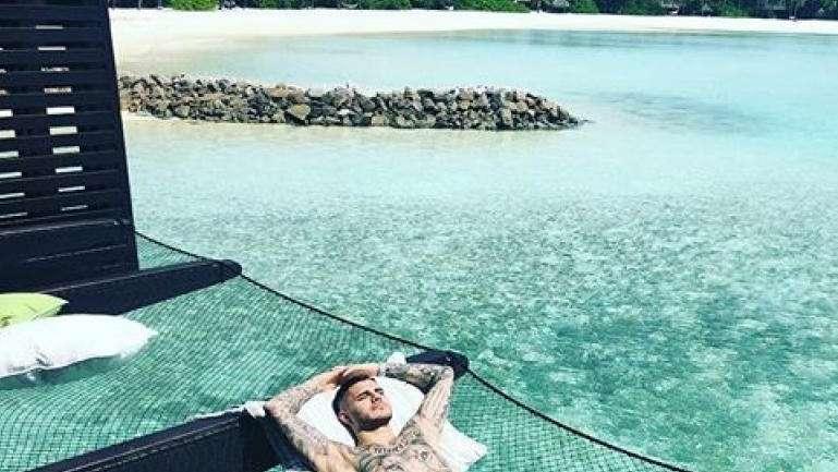SERIE A FERMA, TUTTI A DUBAI O ALLE MALDIVE. MA C'E' CHI SCEGLIE LA NEVE