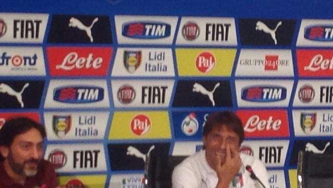 Gli appelli di Conte: "Chi non gioca sta a casa. Firenze tifa per me, la Nazionale è di tutti"