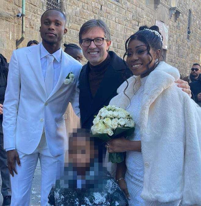 Il matrimonio di Kouame anima Palazzo Vecchio con canti e danze