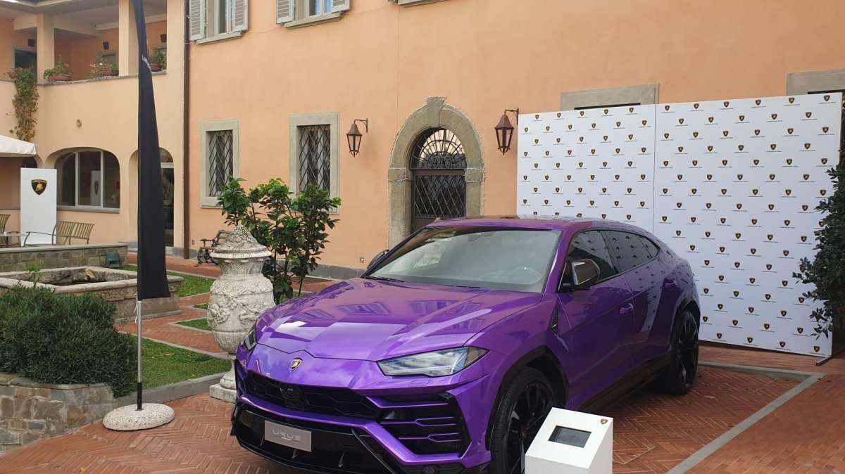 Una Lamborghini viola ad hoc per la Fiorentina