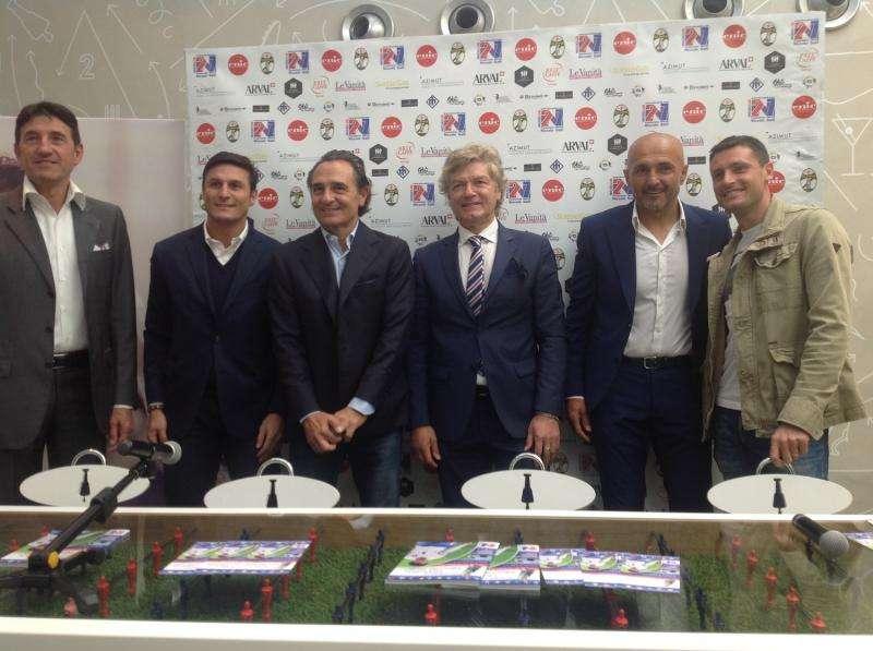 Zanetti e Pasqual premiati al Memorial Galli, ma quanti campioni alla presentazione