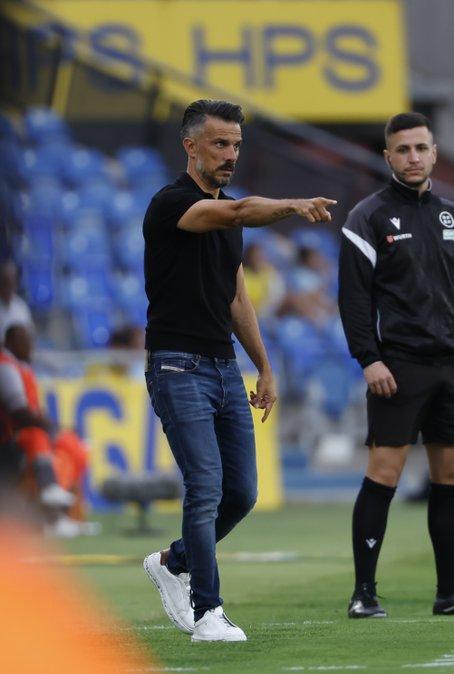 OFICIAL: UD Las Palmas, De La Barrera deja de ser el entrenador