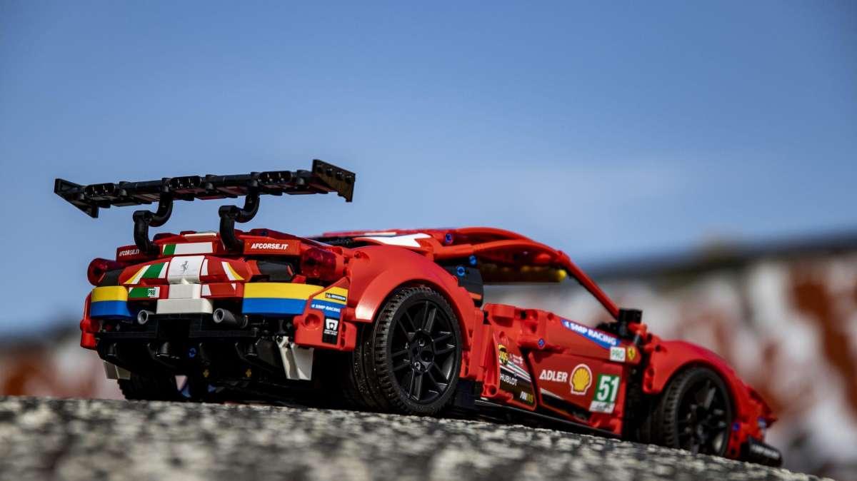 Per La Ferrari Esport Series la Lego scende in pista