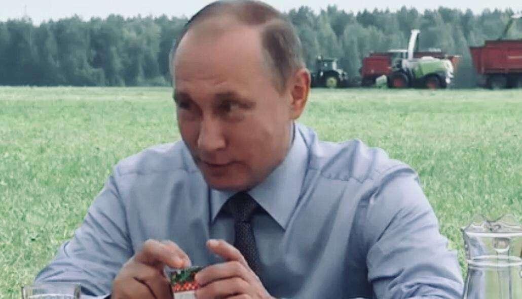 Vladimir Putin si congratula con il Team Spirit per la vittoria alla TI10