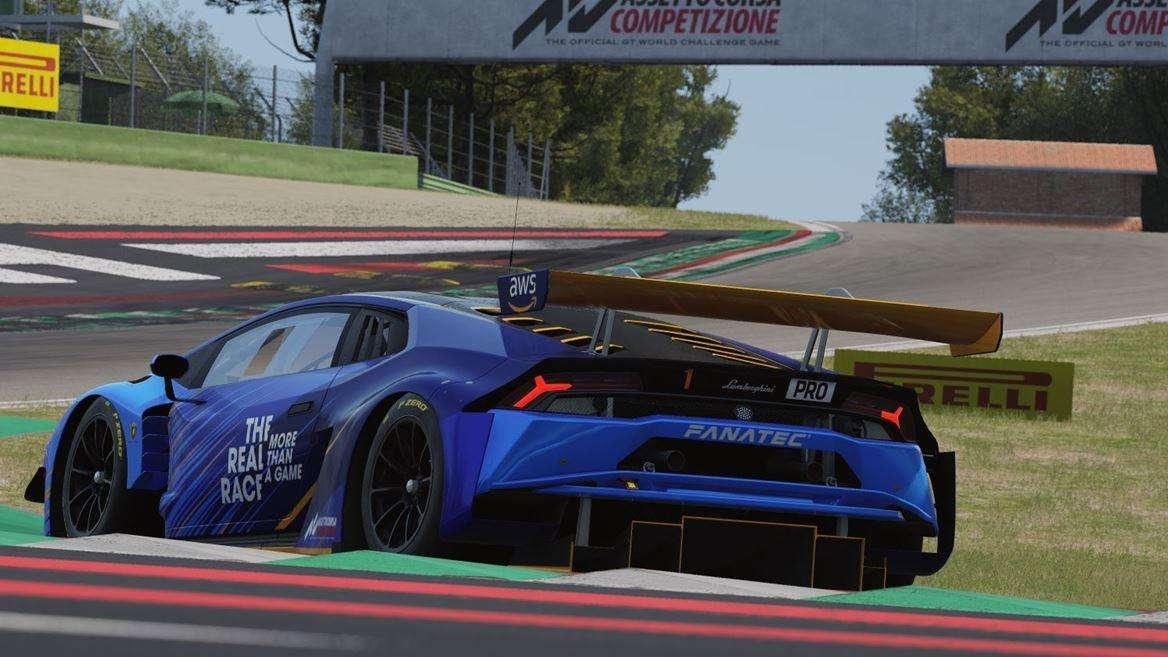 Lamborghini, G. Sanna: "Sim racing strumento aggiuntivo"