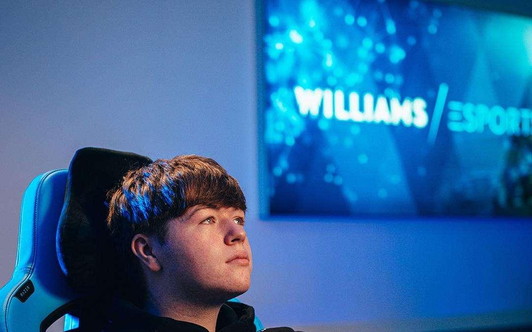 Razr, arredata con nuove sedie gaming la Williams Esports a Grove 