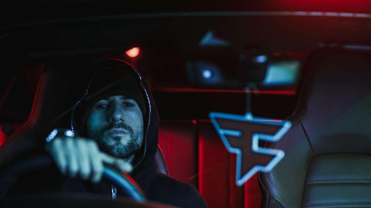  FaZe Clan ha stretto un accordo di collaborazione con Porsche