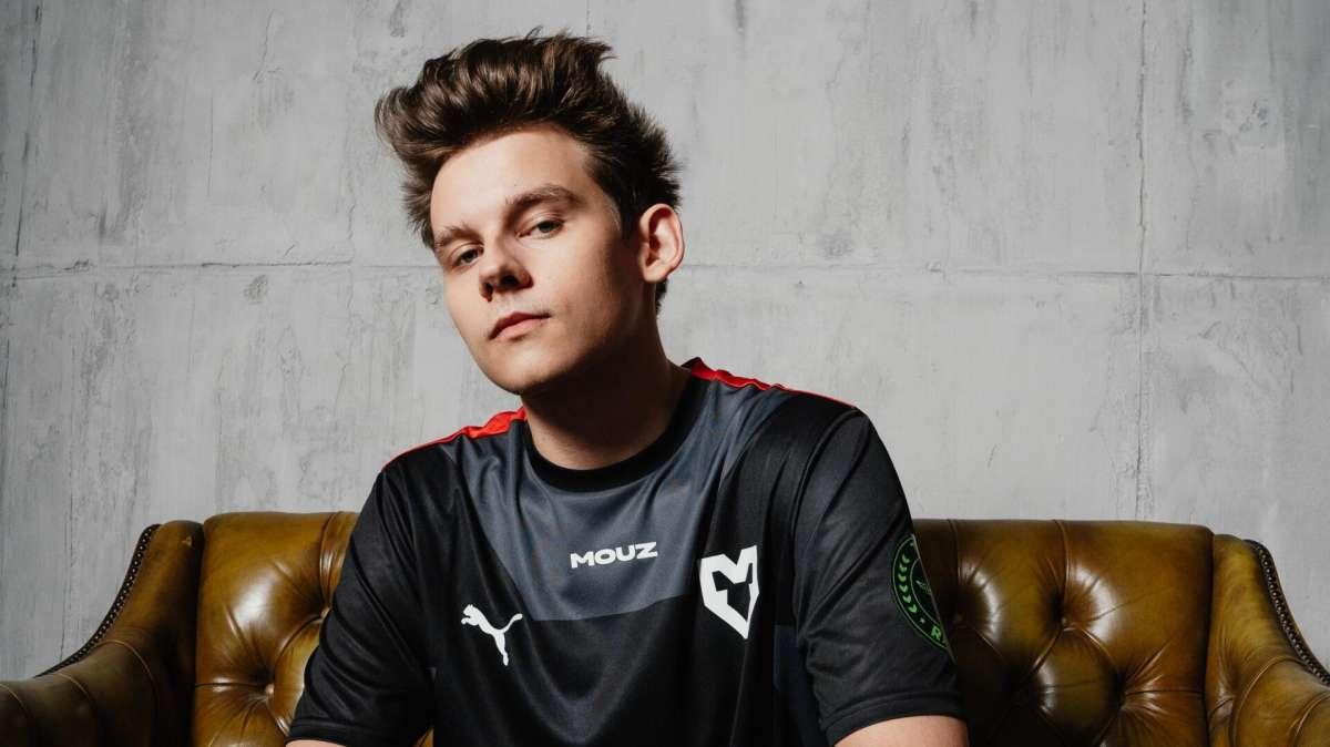 CS:GO-MOUZ, David "frozen" Čerňanský ha rinnovato il suo contratto