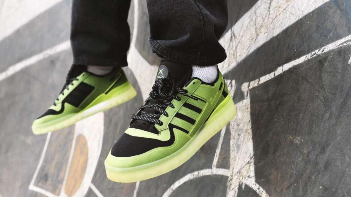 Ecco le nuove sneaker della Adidas per i 20 anni di Xbox