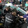 F1 | Gp Singapore, problemi ai freni per Antonelli prima della partenza: i meccanici al lavoro