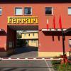 F1 | Ferrari, a Maranello si festeggia: issata la seconda bandiera