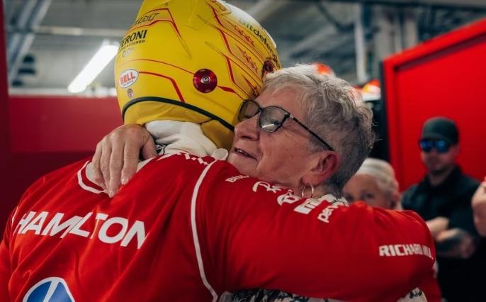 F1 | Ferrari, Hamilton vuole il titolo: "Seconda parte di stagione da protagonisti"