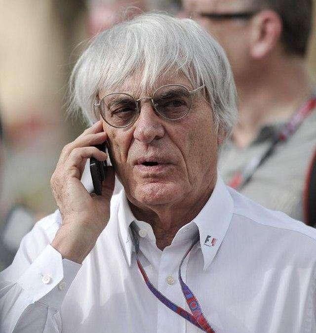 Formula 1 | Ecclestone punta il dito contro Hamilton. E sulla penalità di 10 sec...