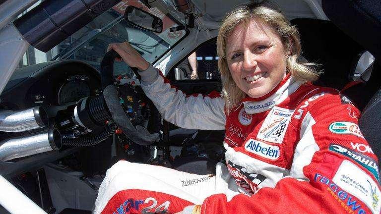 Motori / È morta Sabine Schmitz, la Regina del Nordschleife scomparsa a 51 anni