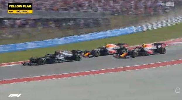Diretta F1 Austin | Hamilton passa Verstappen, Max si lamenta via team radio