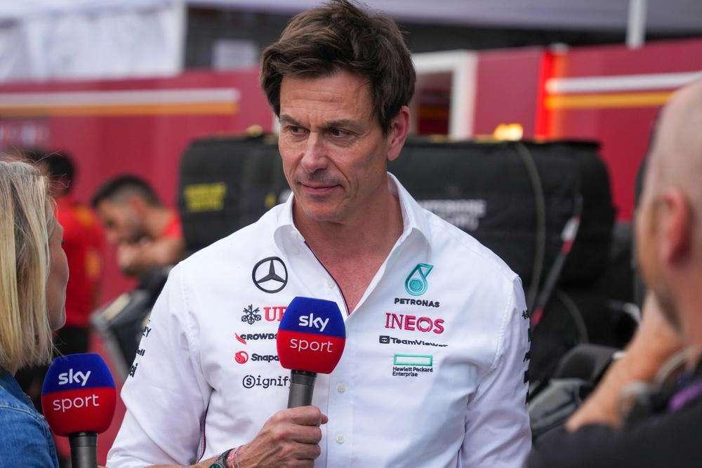 F1 News - Mercedes alza il livello: Wolff applaude il lavoro fatto