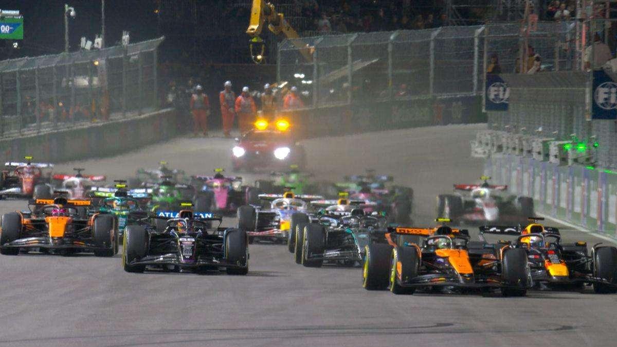 LIVE F1 | Diretta Gara Gp Las Vegas: Un super Max Verstappen domina e vince, Norris 2º, Russell 3º