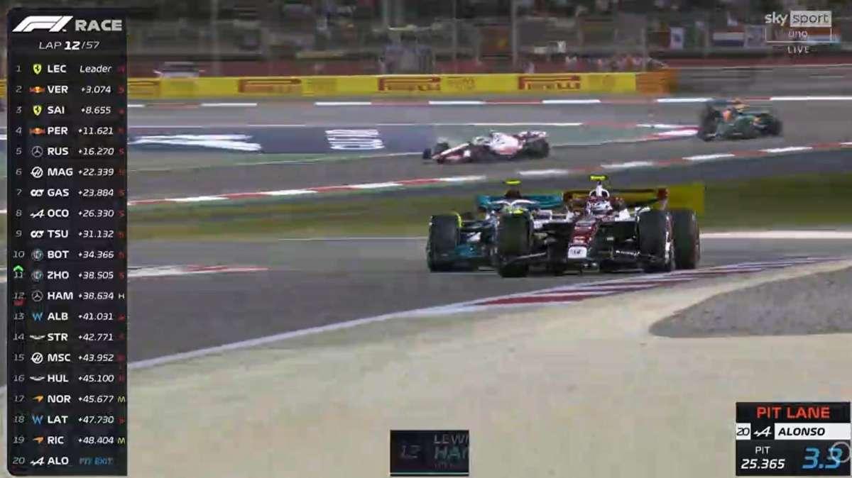 Formula 1 | Bahrain, Verstappen ed Hamilton: lamentele via team radio