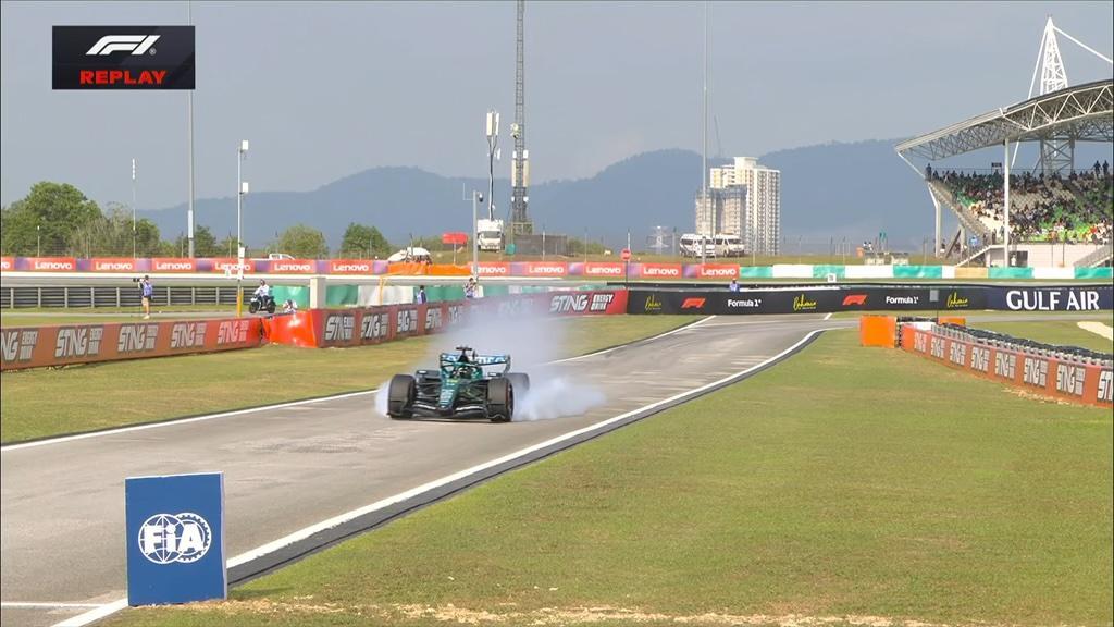 F1 | Aston Martin in difficoltà in Bahrain: Stroll si ferma nella corsia box