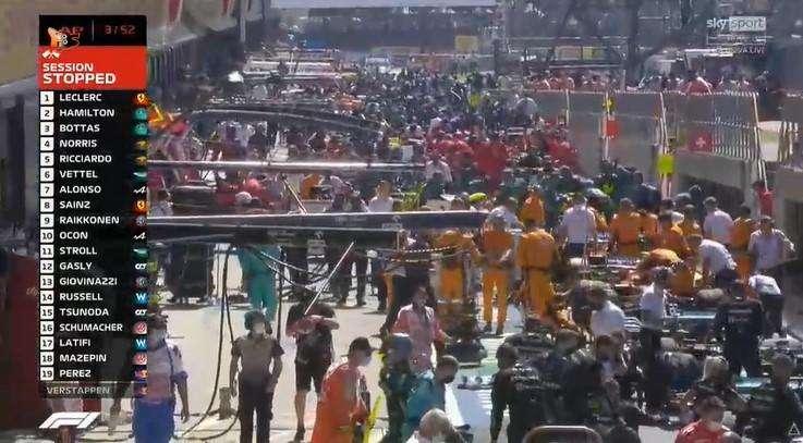 Formula 1 | Silverstone, incidente Verstappen-Hamilton: il pilota al centro medico