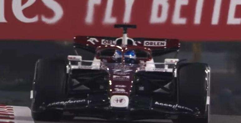 Formula 1 | Alfa Romeo, Bottas se la ride in mezzo alle due Mercedes