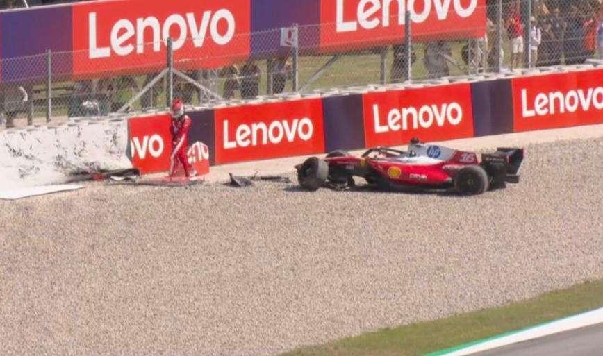 F1 | Ferrari da pole Barcellona, Leclerc a muro: disastro!