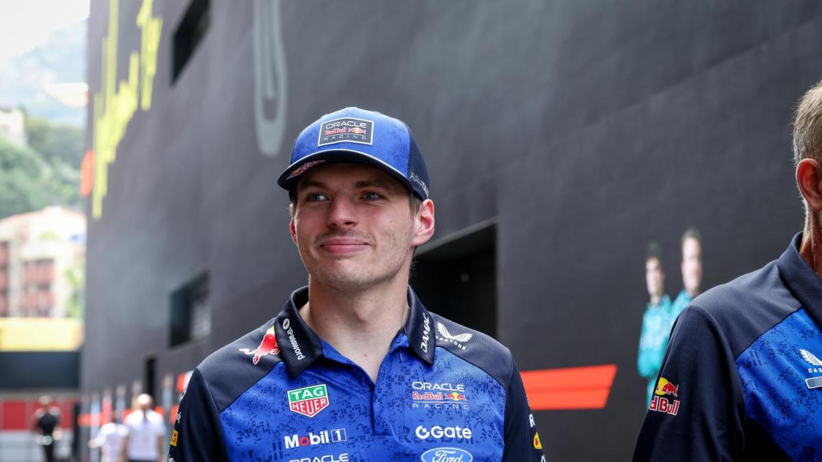 F1 | Verstappen scherza sul sorpasso di Leclerc: “Mi aspettavo Kimi, invece è arrivato un razzo rosso”