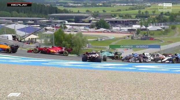 Formula 1 | Stiria, Leclerc-Gasly, contatto e caos dopo Curva 1